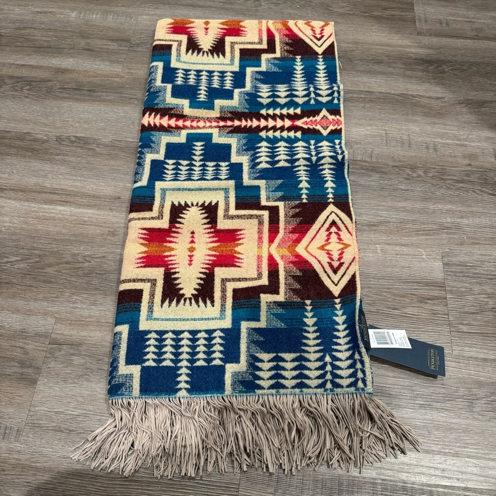 Pendleton Harding Star Fringed Royal Jacquard Throw Blanket - Picture 9 of 15